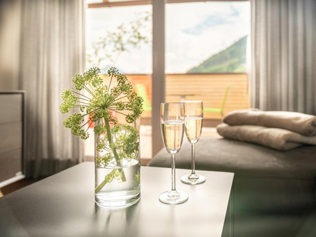 Der Sonnberg Alpinlodges - Apartments Mit Seeblick, Privater Sauna Und Self Check-In Zell am See Exteriör bild