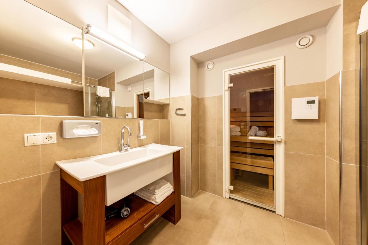 Der Sonnberg Alpinlodges - Apartments Mit Seeblick, Privater Sauna Und Self Check-In Zell am See Exteriör bild
